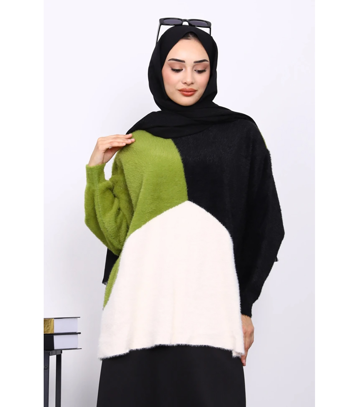 Siyah Bisiklet Yaka Yumoş Triko Kazak