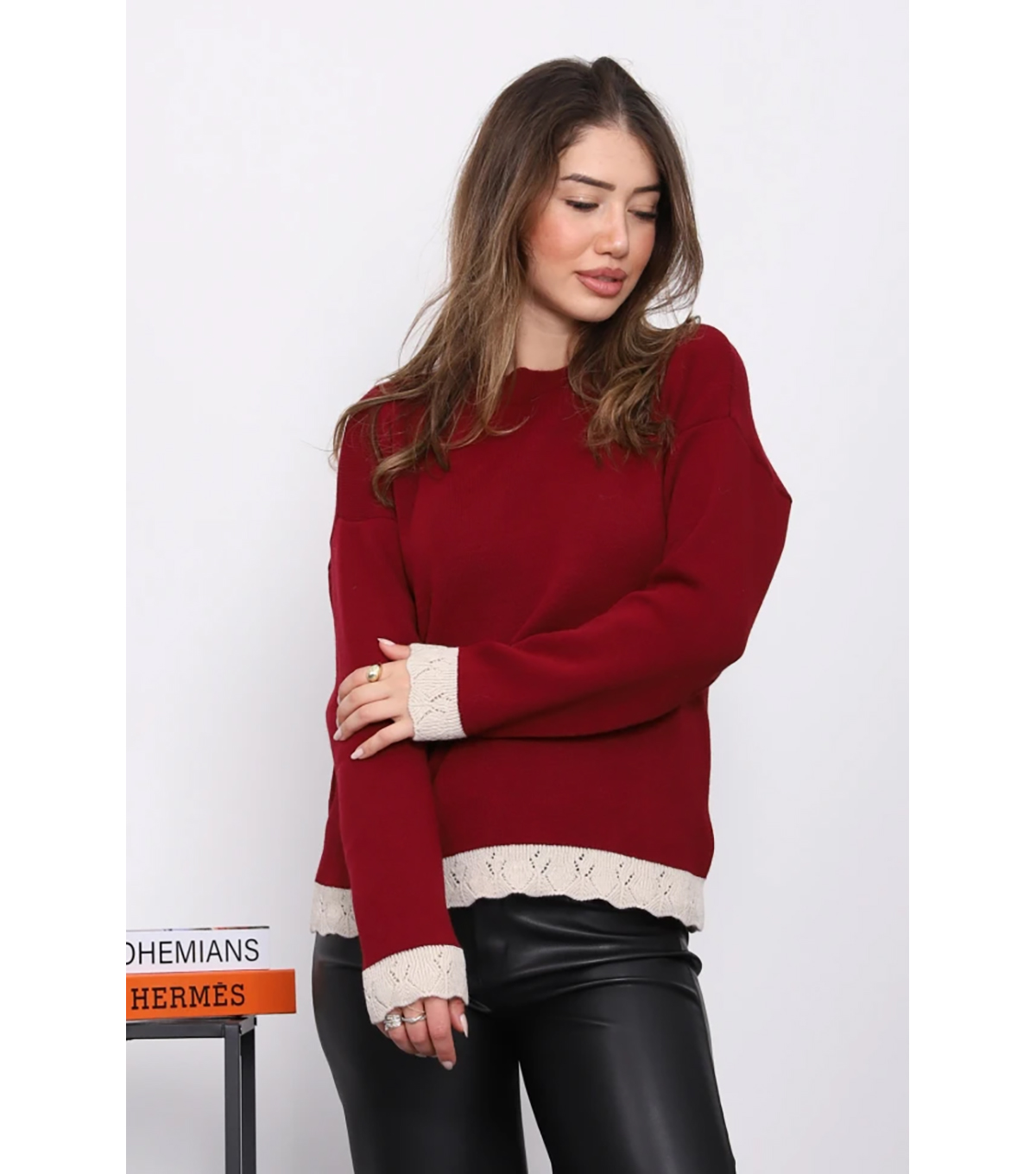 Kol Ve Etek Ucu Güpür Detaylı Triko Kazak