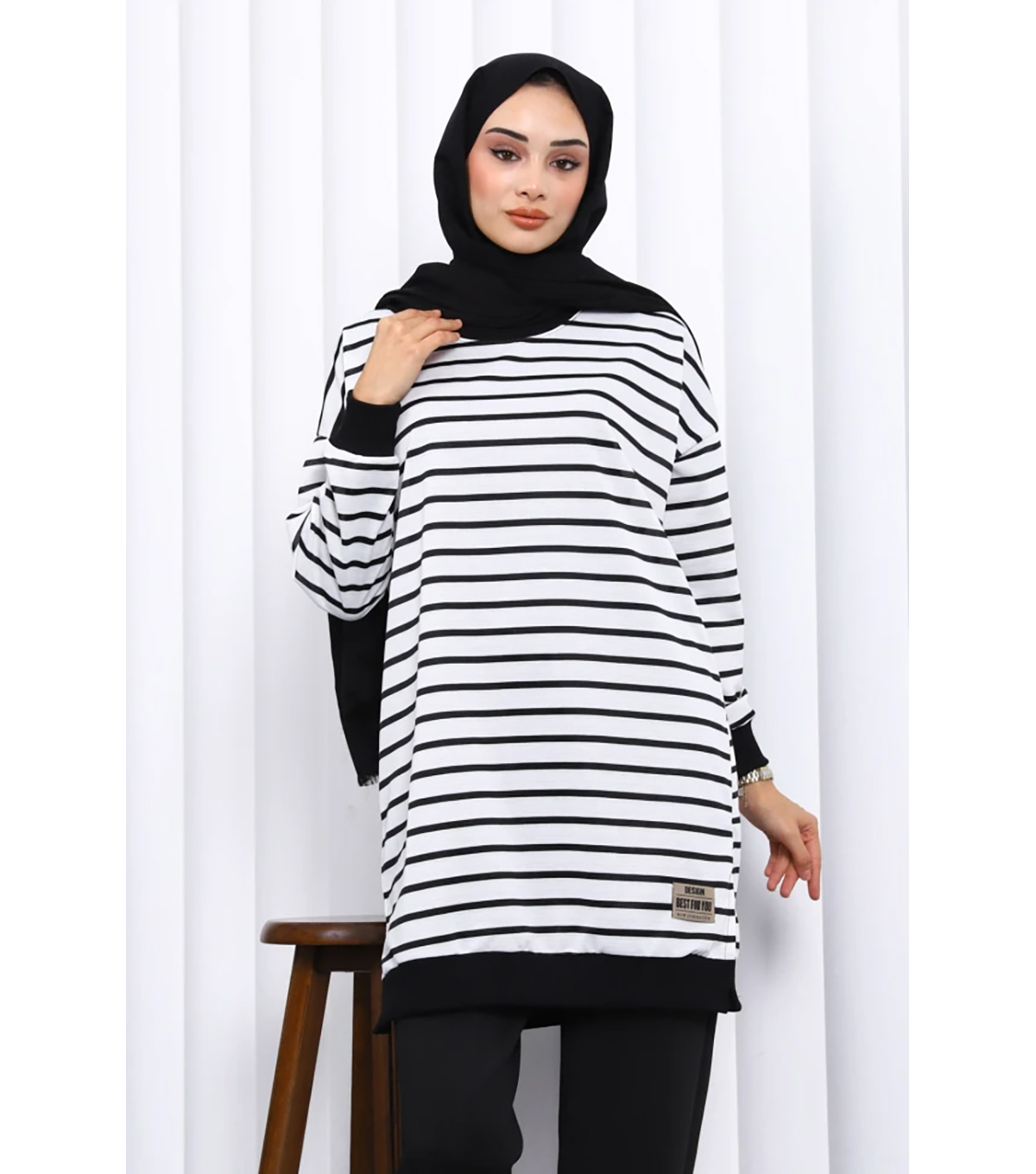 Ekru Çizgili Bisiklet Yaka Armalı Tunik