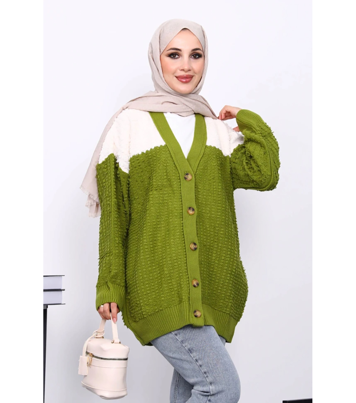 Yeşil V Yaka Düğmeli Triko Hırka