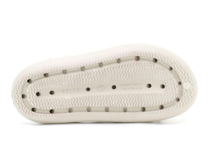 Gezer Zenne | Piramit Lux Eva Terlik Bej – Ürün Tanıtım Yazısı