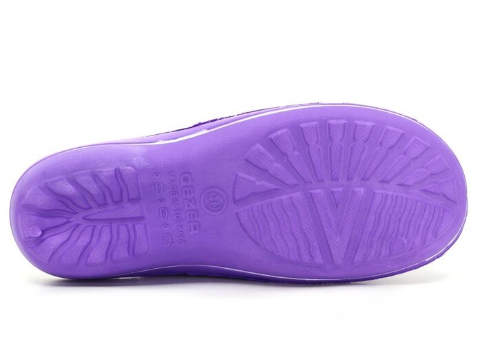 Gezer Merdane | Islak Zemin Açık Eva Terlik Beyaz – Ürün Tanıtım Yazısı